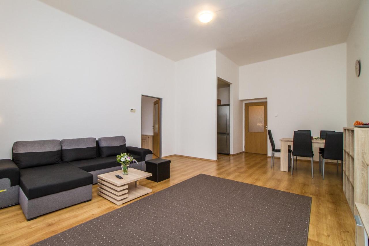 Silver Apartments كوتنا هورا المظهر الخارجي الصورة