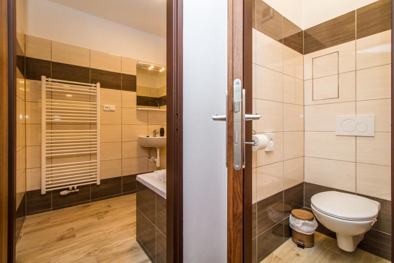 Silver Apartments كوتنا هورا المظهر الخارجي الصورة